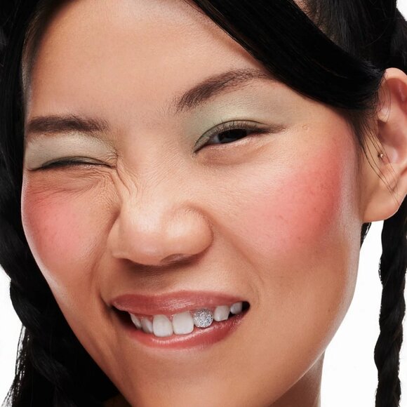 MAC Glow Play Bouncy Cushion Blush ~ Heat Index (Bright Pink) 7.3 g NIB - Picture 8 of 15